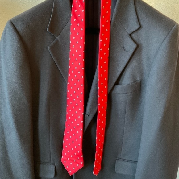 NWT Vintage Christian Dior 100% Silk Tie. Red. - Picture 1 of 5